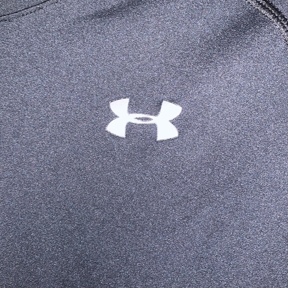 Under Armour Semi-Fitted Catalyst HeatGear Black Shirt Woman’s small - Picture 3 of 10